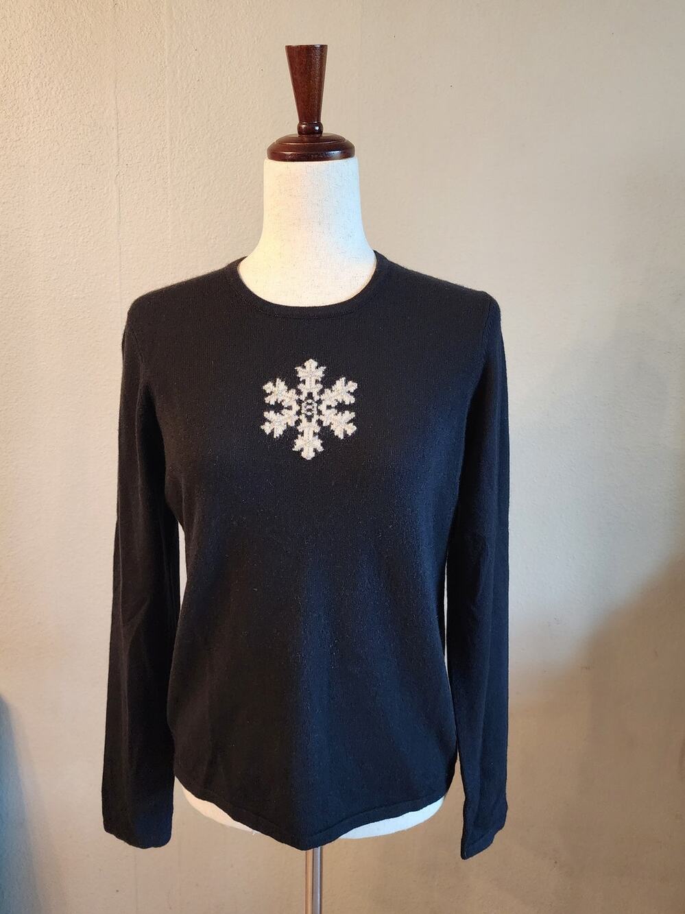 Real Clothes Silk Cashmere Black Crewneck Sweater Winter Snowflake SZ Medium